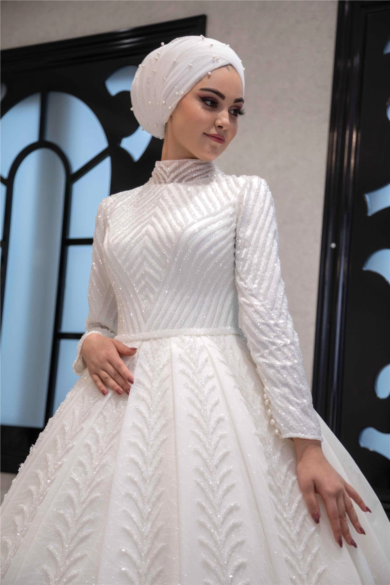 Hakim Yaka Kristal İşlemeli Prense Model Gelinlik 
