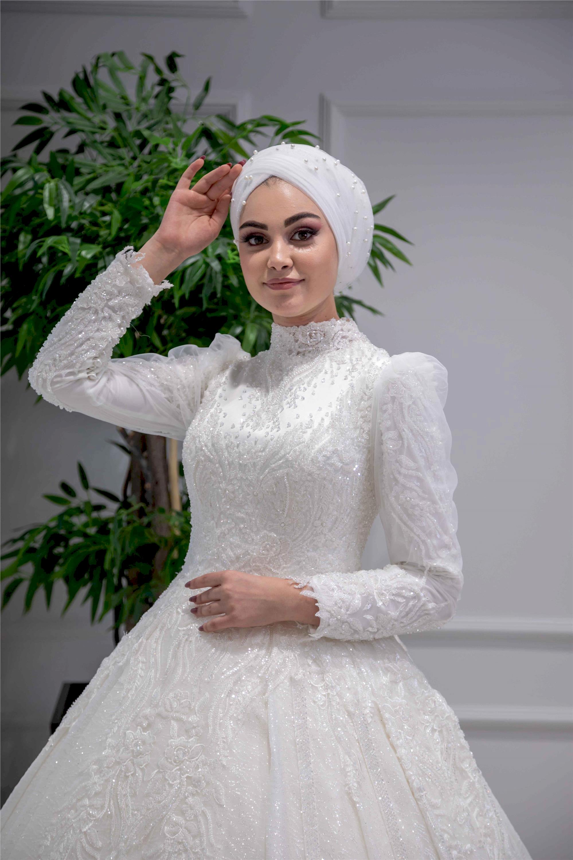 Uzun Kollu Dantel İşlemeli Prenses Model Tesettür Gelinlik 